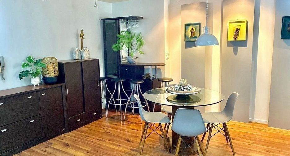 À vendre 3 chambres condo à Yan Nawa, Bangkok