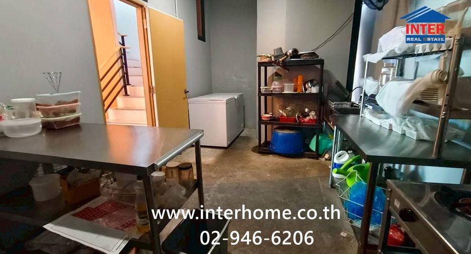 Gewerbefläche zur Miete mit 3 Zimmer in Bang Bo, Samut Prakan