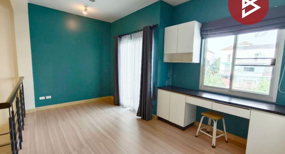 Reihenhaus zum Kauf mit 3 Zimmer in Thung Khru, Bangkok