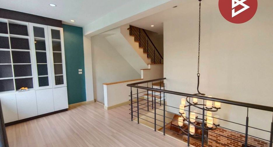 Reihenhaus zum Kauf mit 3 Zimmer in Thung Khru, Bangkok