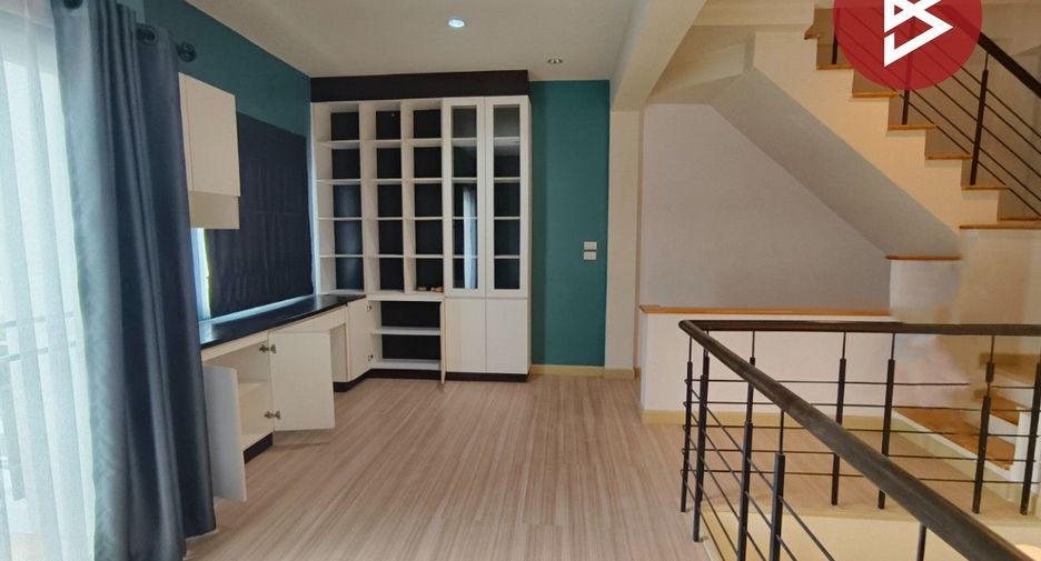 Reihenhaus zum Kauf mit 3 Zimmer in Thung Khru, Bangkok