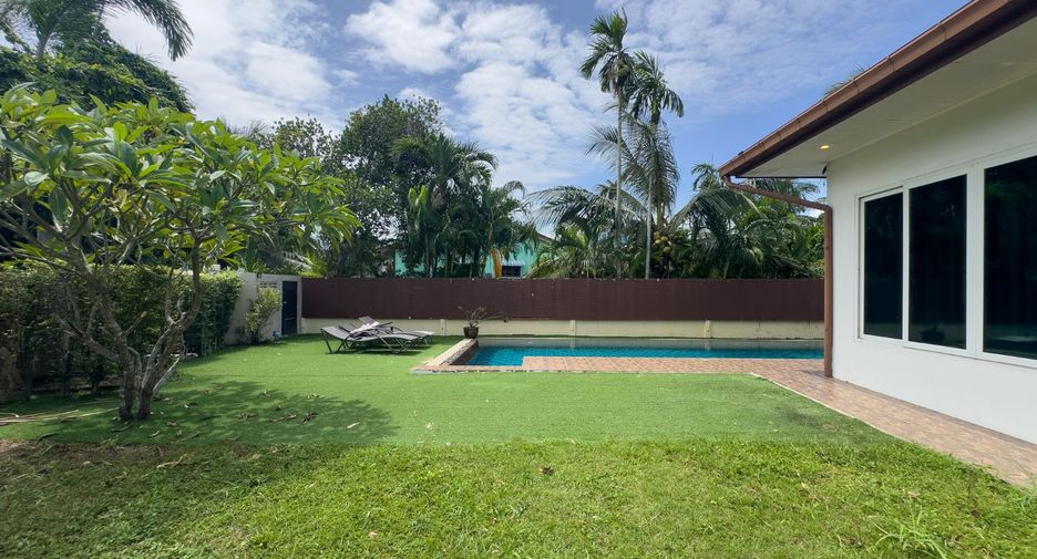 For rent 3 bedrooms house in Huay Yai, Pattaya