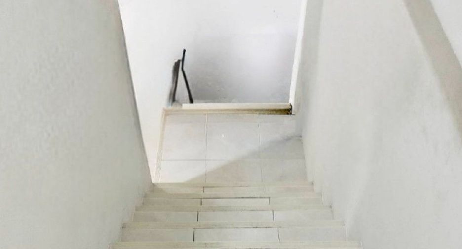 Casa adosada en venta de 3 habitaciones en Si Racha, Chonburi
