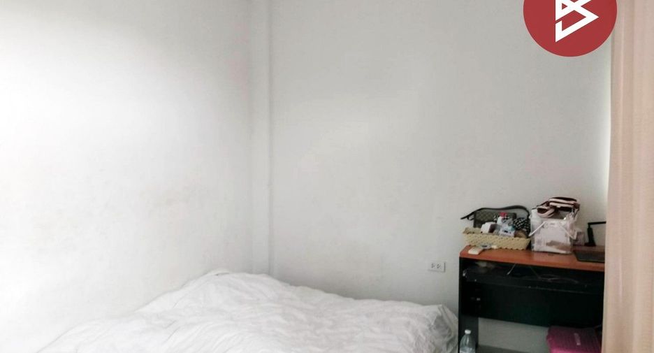 Casa adosada en venta de 3 habitaciones en Si Racha, Chonburi