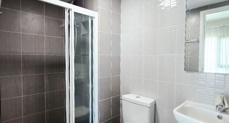 For sale 1 bed condo in Mueang Samut Prakan, Samut Prakan