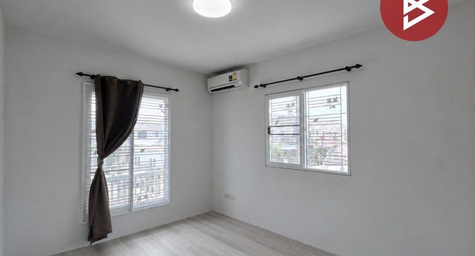 Casa adosada en venta de 3 habitaciones en Mueang Nonthaburi, Nonthaburi