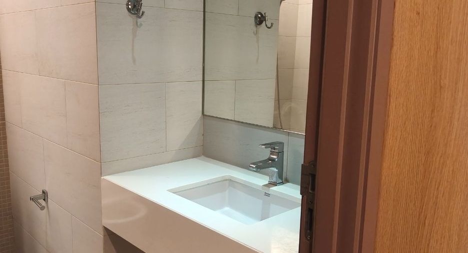 Wohnung zum Kauf mit 1 Zimmer in Si Racha, Chonburi