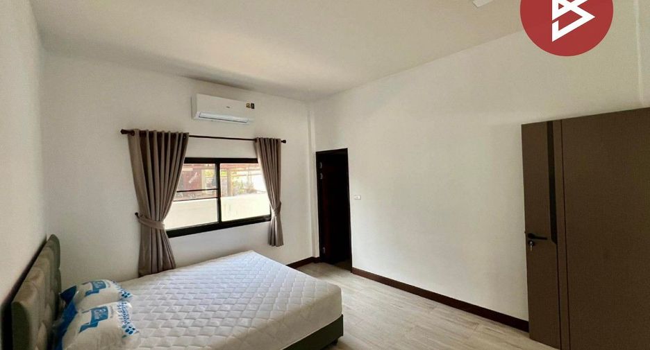 For sale 3 bedrooms house in Mueang Lamphun, Lamphun