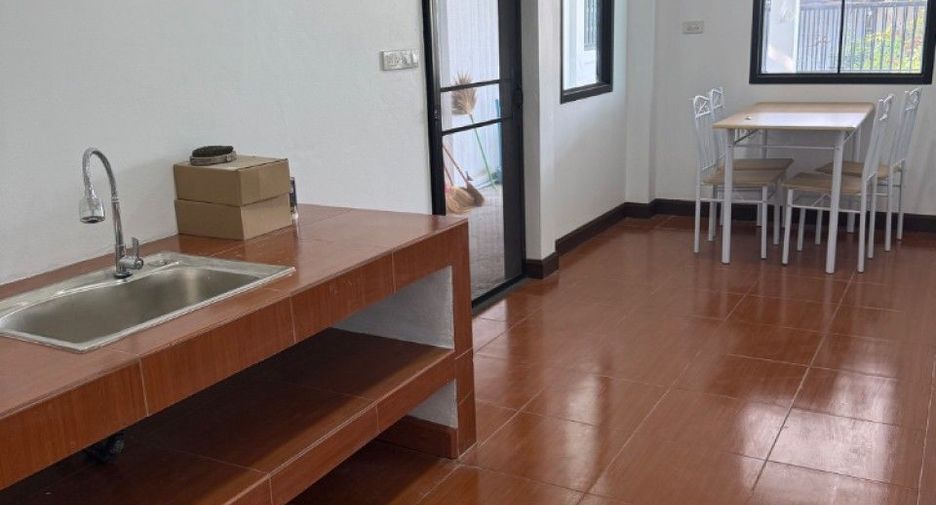 For sale 3 bedrooms house in Mueang Lamphun, Lamphun