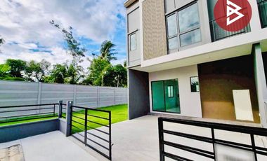 出售 3 卧室 联排别墅 在 Bang Kruai, Nonthaburi