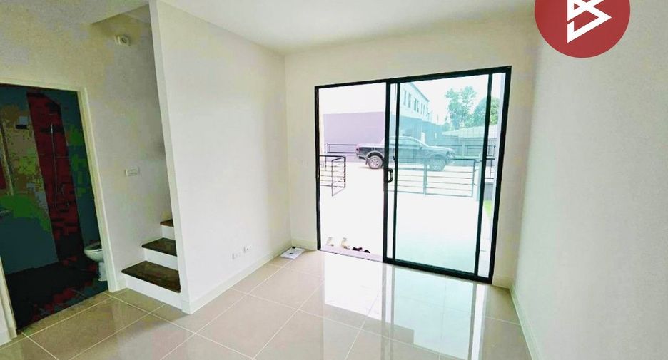 Casa adosada en venta de 3 habitaciones en Bang Kruai, Nonthaburi