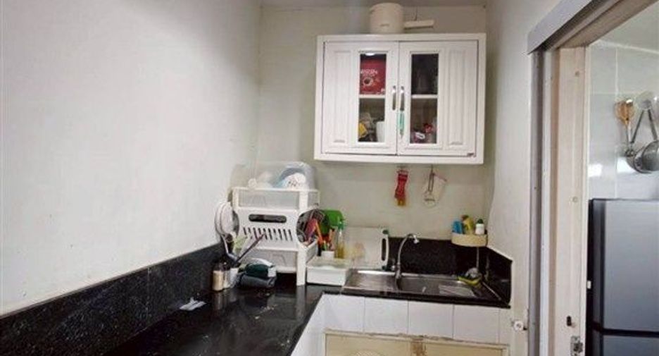 Casa adosada en venta de 3 habitaciones en Bang Phli, Samut Prakan