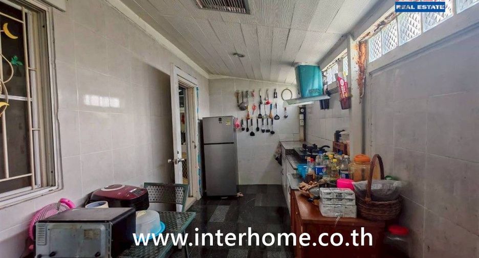 Casa adosada en venta de 3 habitaciones en Bang Phli, Samut Prakan