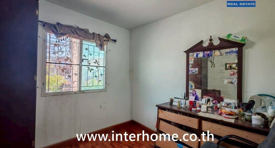 Casa adosada en venta de 3 habitaciones en Bang Phli, Samut Prakan