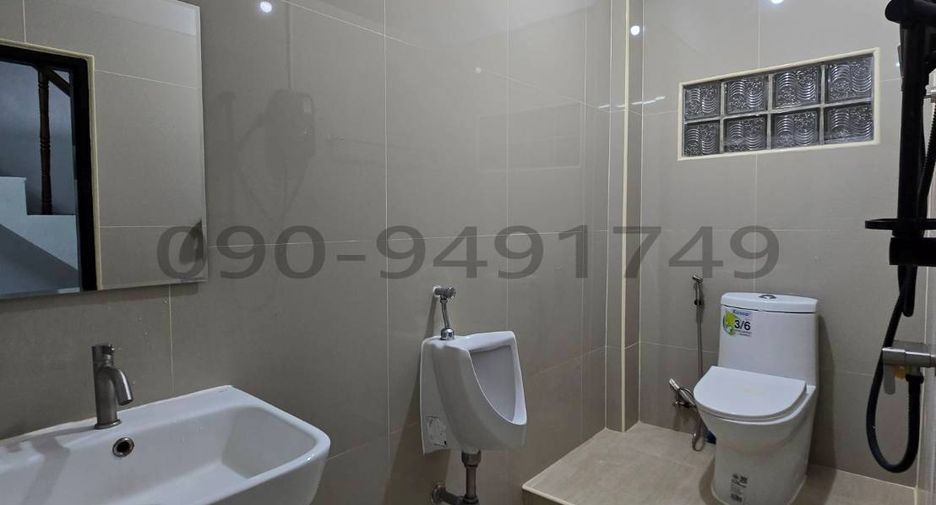 For rent 3 bedrooms retail Space in Bang Kho Laem, Bangkok