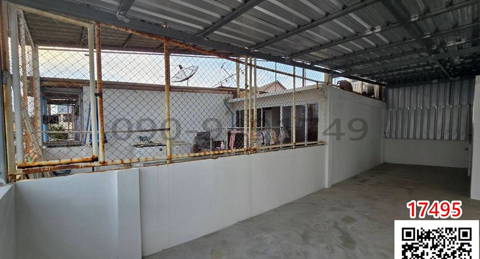 For rent 3 bedrooms retail Space in Bang Kho Laem, Bangkok