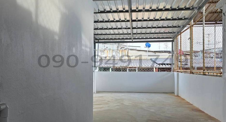 For rent 3 bedrooms retail Space in Bang Kho Laem, Bangkok