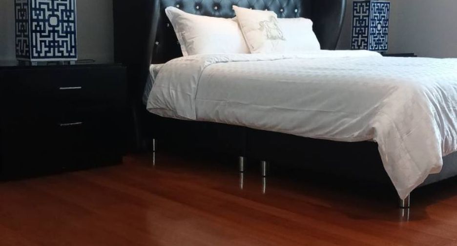 Condo en alquiler de 3 habitaciones en Khlong Toei, Bangkok