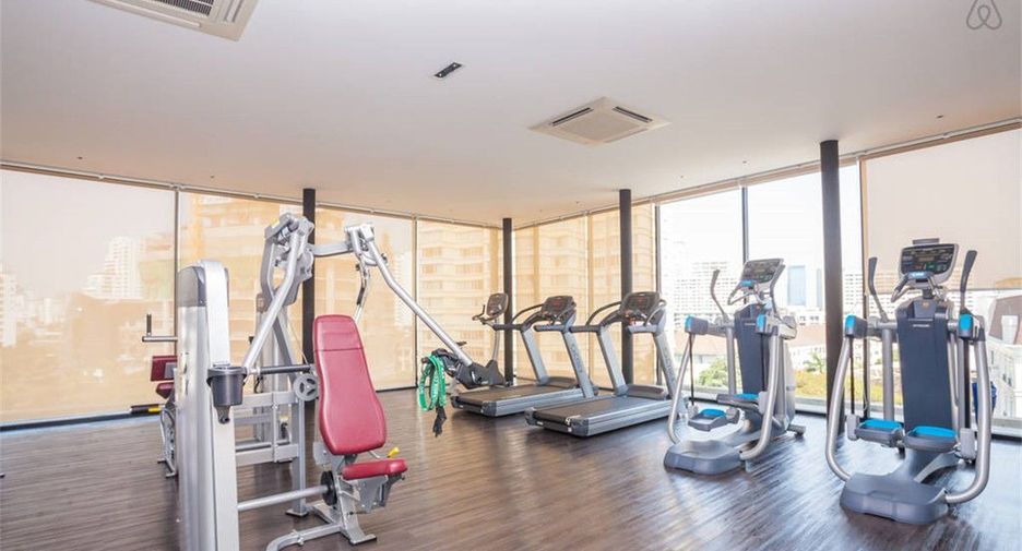Condo en alquiler de 3 habitaciones en Khlong Toei, Bangkok