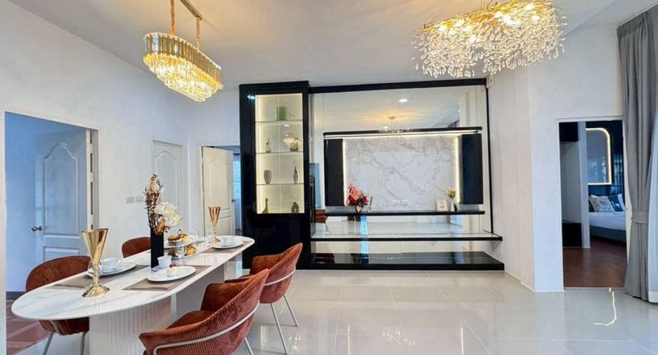 For rent 5 bedrooms villa in Bang Lamung, Chonburi