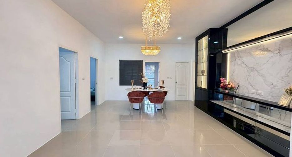 For rent 5 bedrooms villa in Bang Lamung, Chonburi