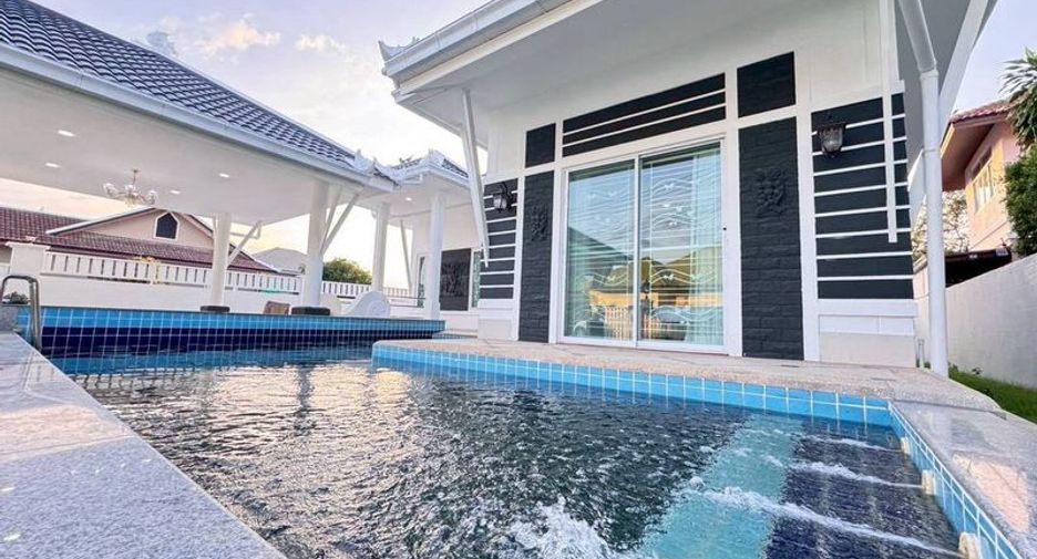 For rent 5 bedrooms villa in Bang Lamung, Chonburi