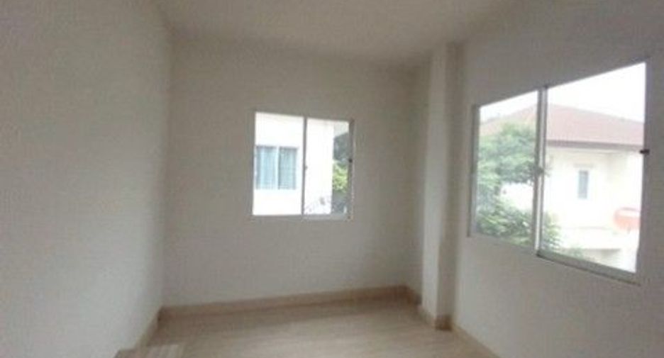 Haus zum Kauf mit 1 Zimmer in Ban Bueng, Chonburi