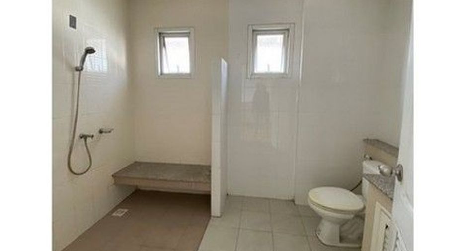 Haus zum Kauf mit 1 Zimmer in Ban Bueng, Chonburi