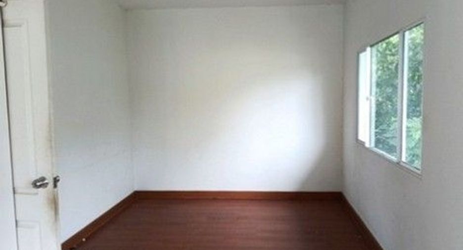 Haus zum Kauf mit 1 Zimmer in Ban Bueng, Chonburi