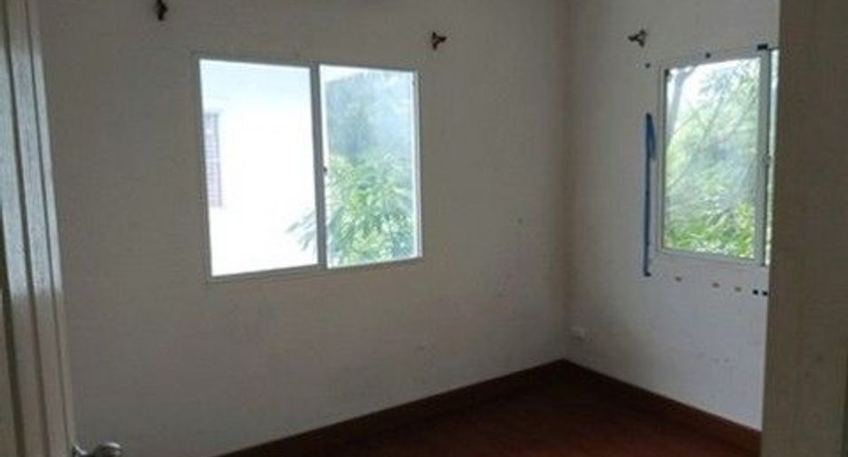 Haus zum Kauf mit 1 Zimmer in Ban Bueng, Chonburi