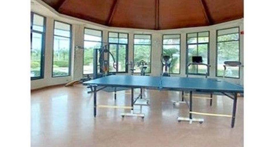 Haus zum Kauf mit 1 Zimmer in Ban Bueng, Chonburi