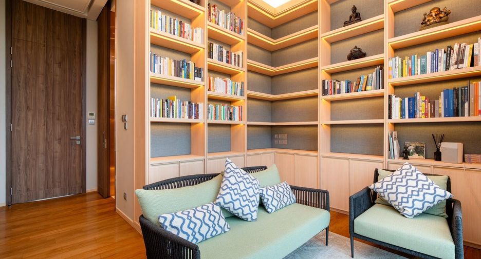 For sale 3 bedrooms condo in Pathum Wan, Bangkok