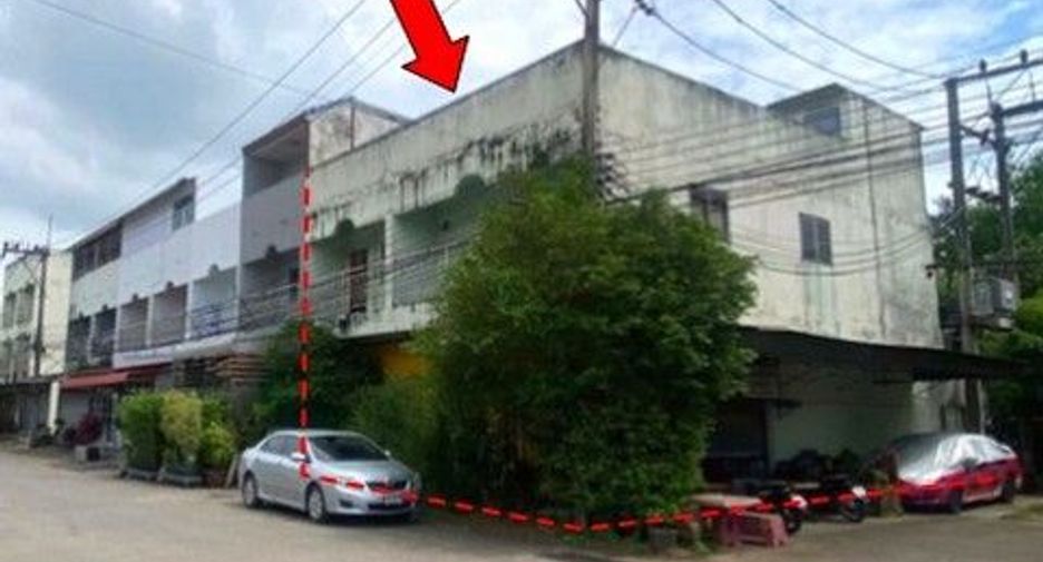 À vendre 1 chambre local commercial à Ban Bueng, Chonburi