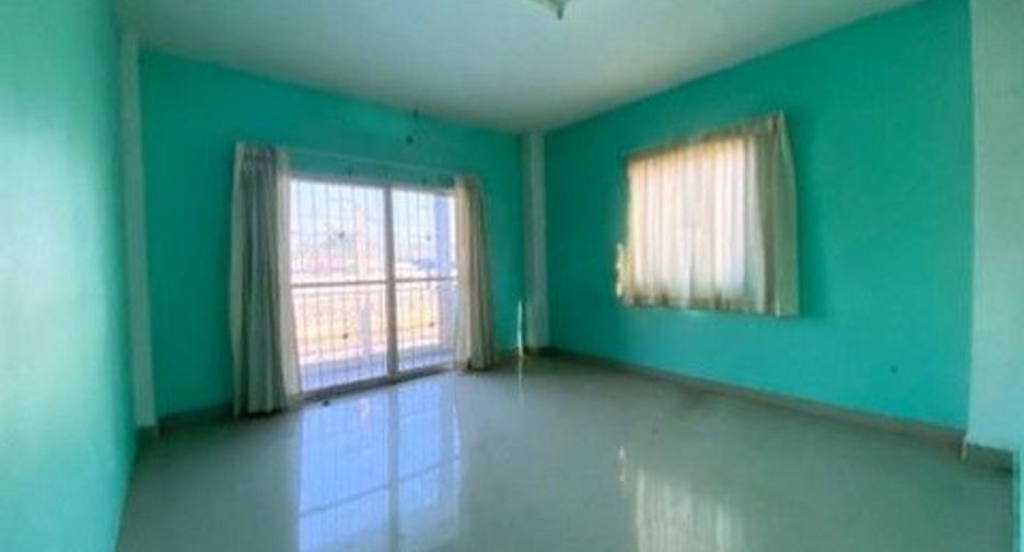 À vendre 1 chambre local commercial à Ban Bueng, Chonburi