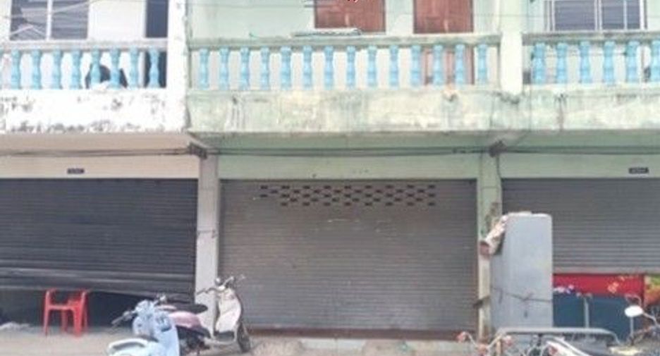 À vendre 1 chambre local commercial à Ban Bueng, Chonburi
