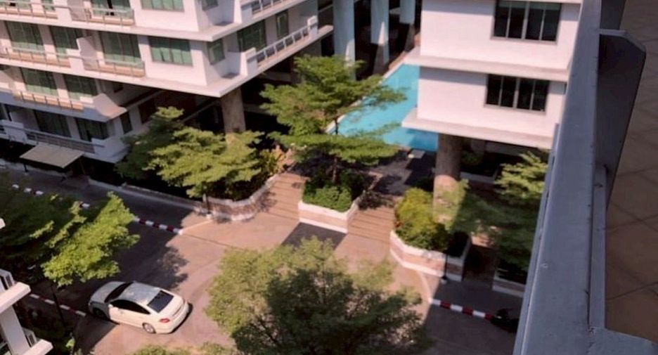 For rent 2 bedrooms condo in Khlong Toei, Bangkok