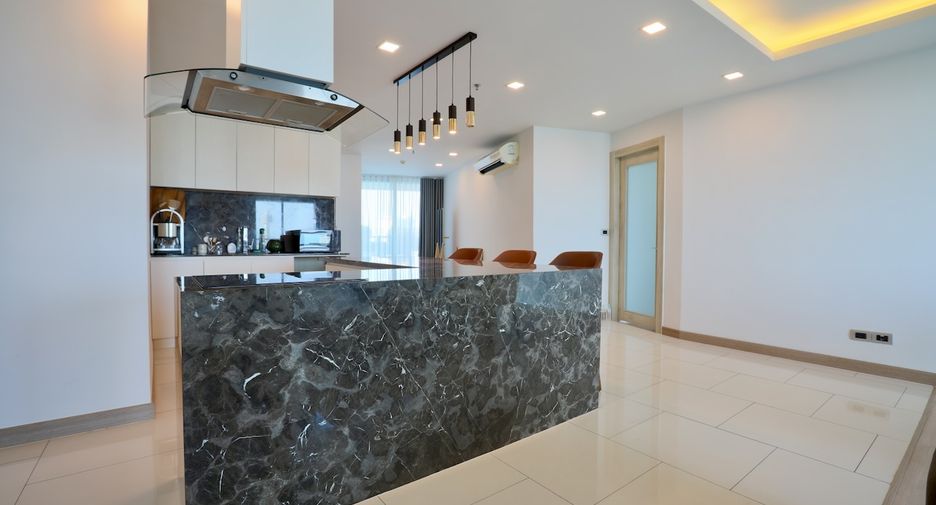 À vendre 2 chambres condo à Pratumnak, Pattaya