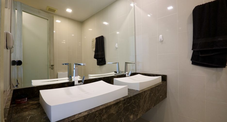 À vendre 2 chambres condo à Pratumnak, Pattaya