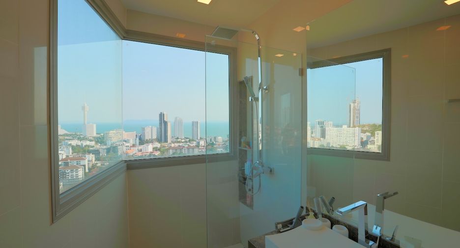 À vendre 2 chambres condo à Pratumnak, Pattaya