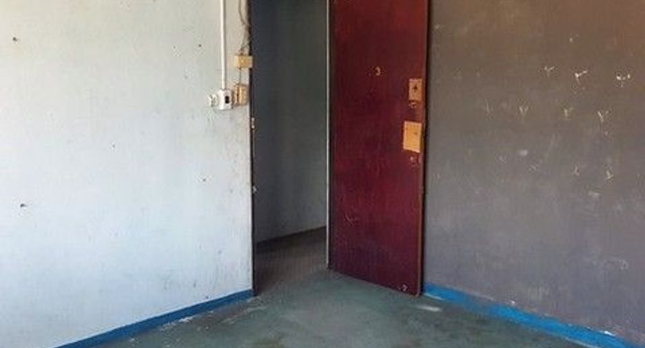 À vendre 1 chambre local commercial à Ban Bueng, Chonburi