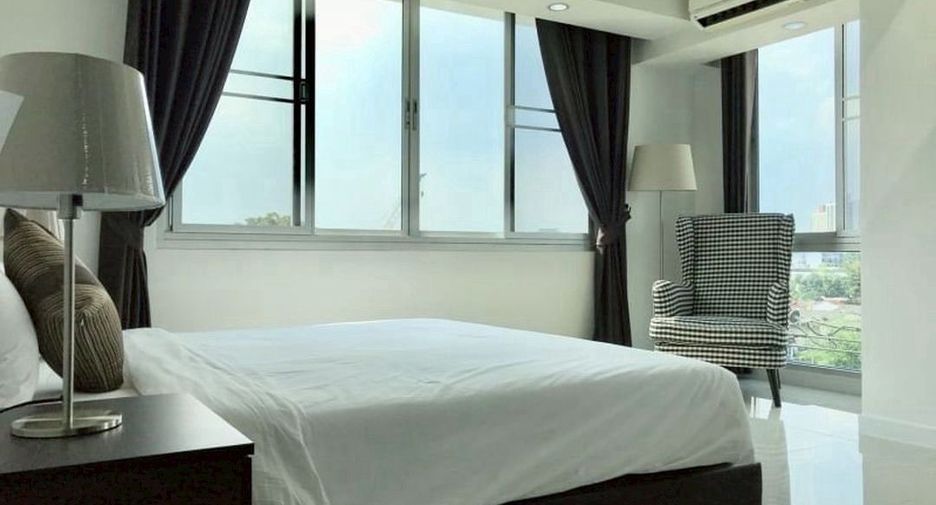 For rent 2 bedrooms condo in Khlong Toei, Bangkok