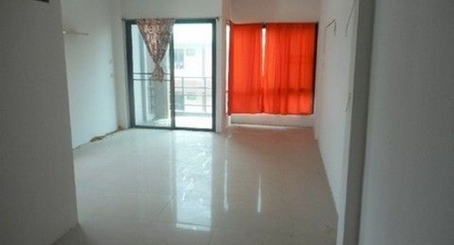 À vendre 1 chambre local commercial à Ban Bueng, Chonburi