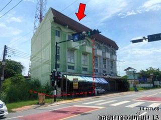 For sale 1 bed retail Space in Ban Bueng, Chonburi