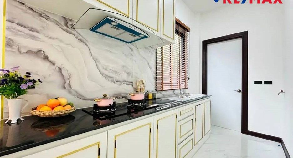 For sale 3 bedrooms house in East Pattaya, Pattaya