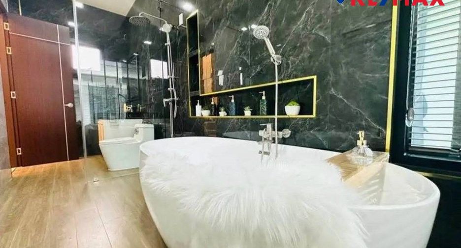 For sale 3 bedrooms house in East Pattaya, Pattaya