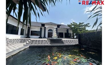 For sale 4 bedrooms house in East Pattaya, Pattaya