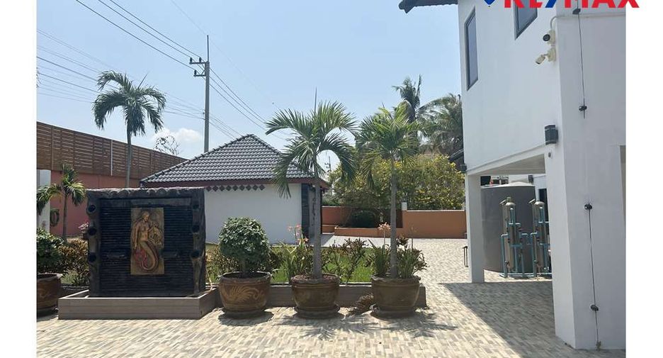 For sale 4 bedrooms house in East Pattaya, Pattaya