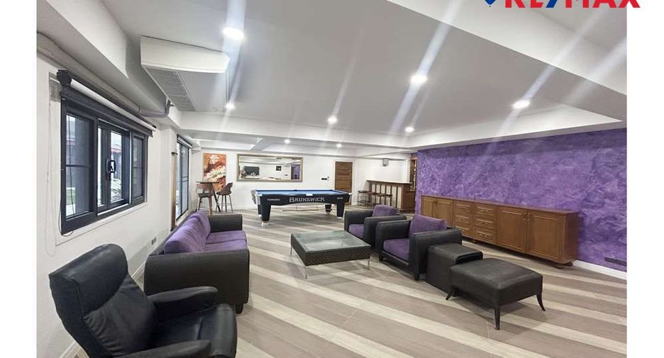 For sale 4 bedrooms house in East Pattaya, Pattaya