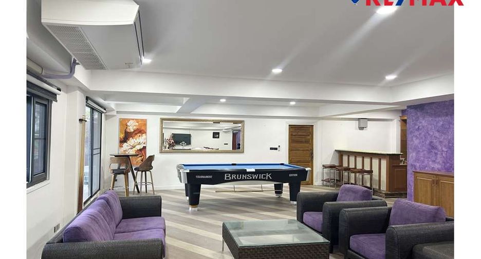 For sale 4 bedrooms house in East Pattaya, Pattaya