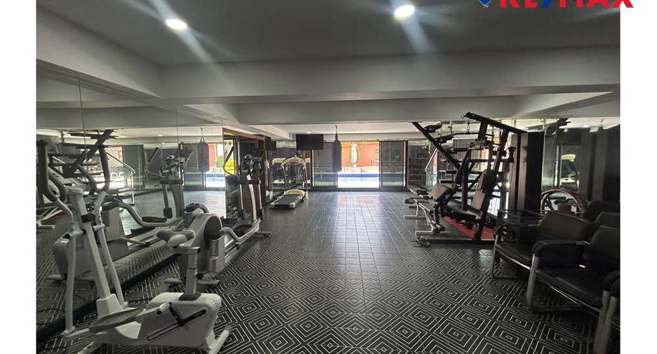 For sale 4 bedrooms house in East Pattaya, Pattaya